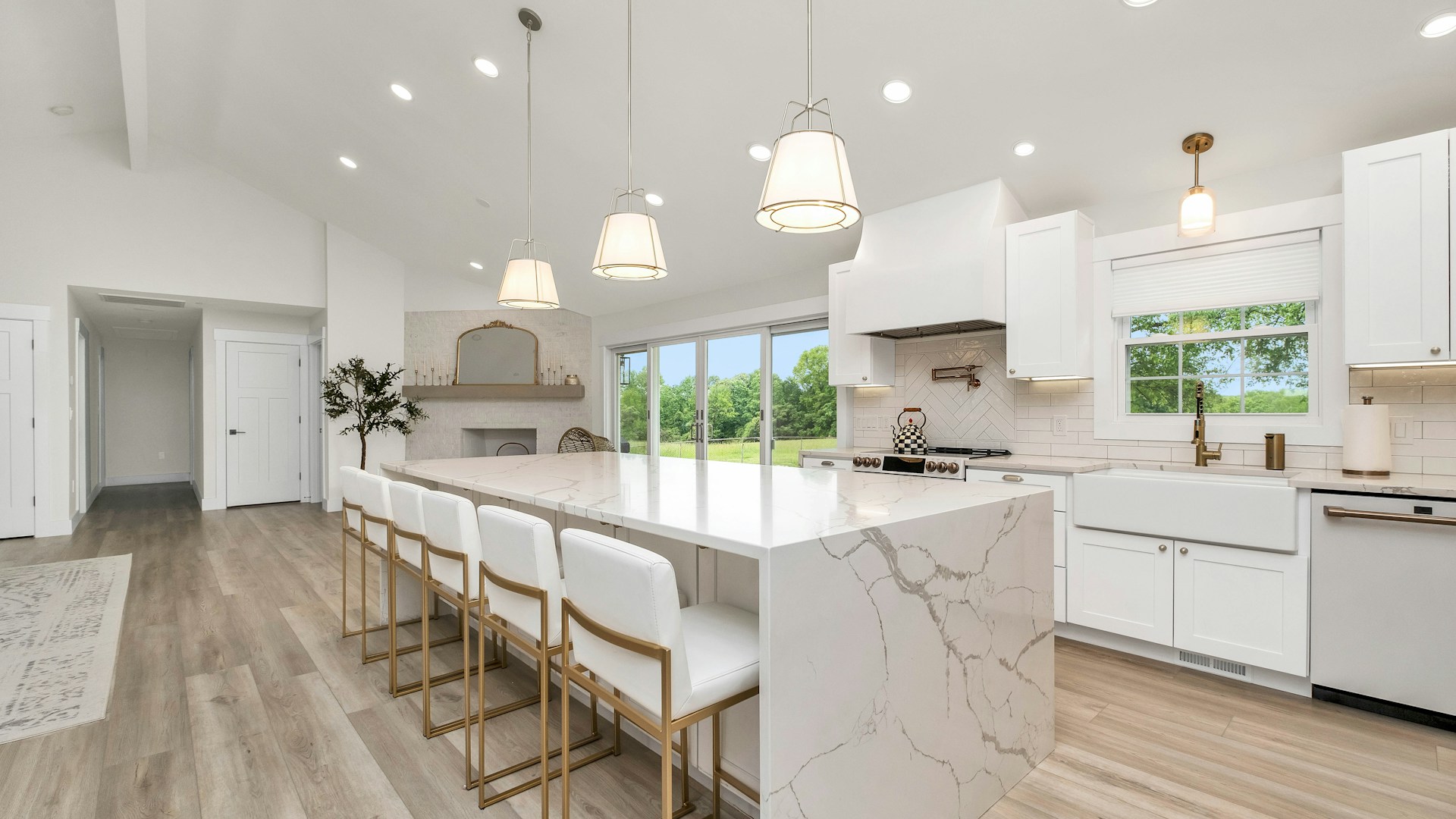 Premium quartz countertop installation in a luxury Ontario kitchen