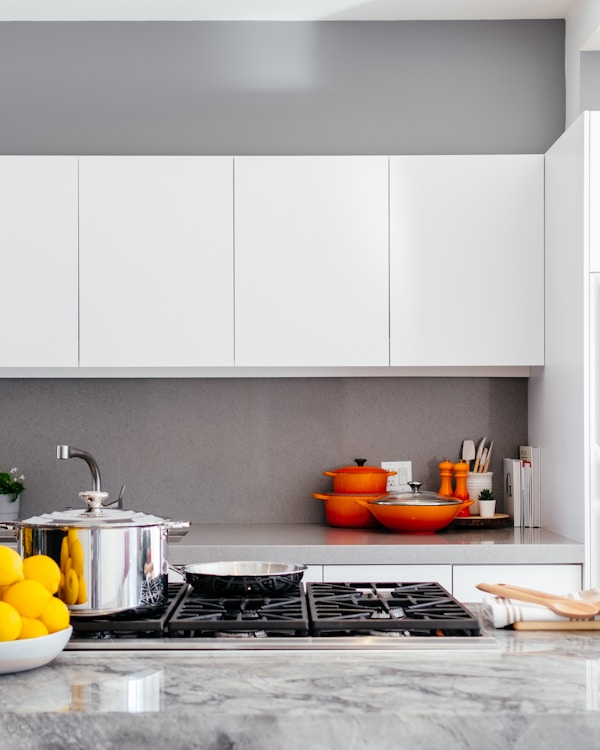 Black granite countertop in London Ontario kitchen